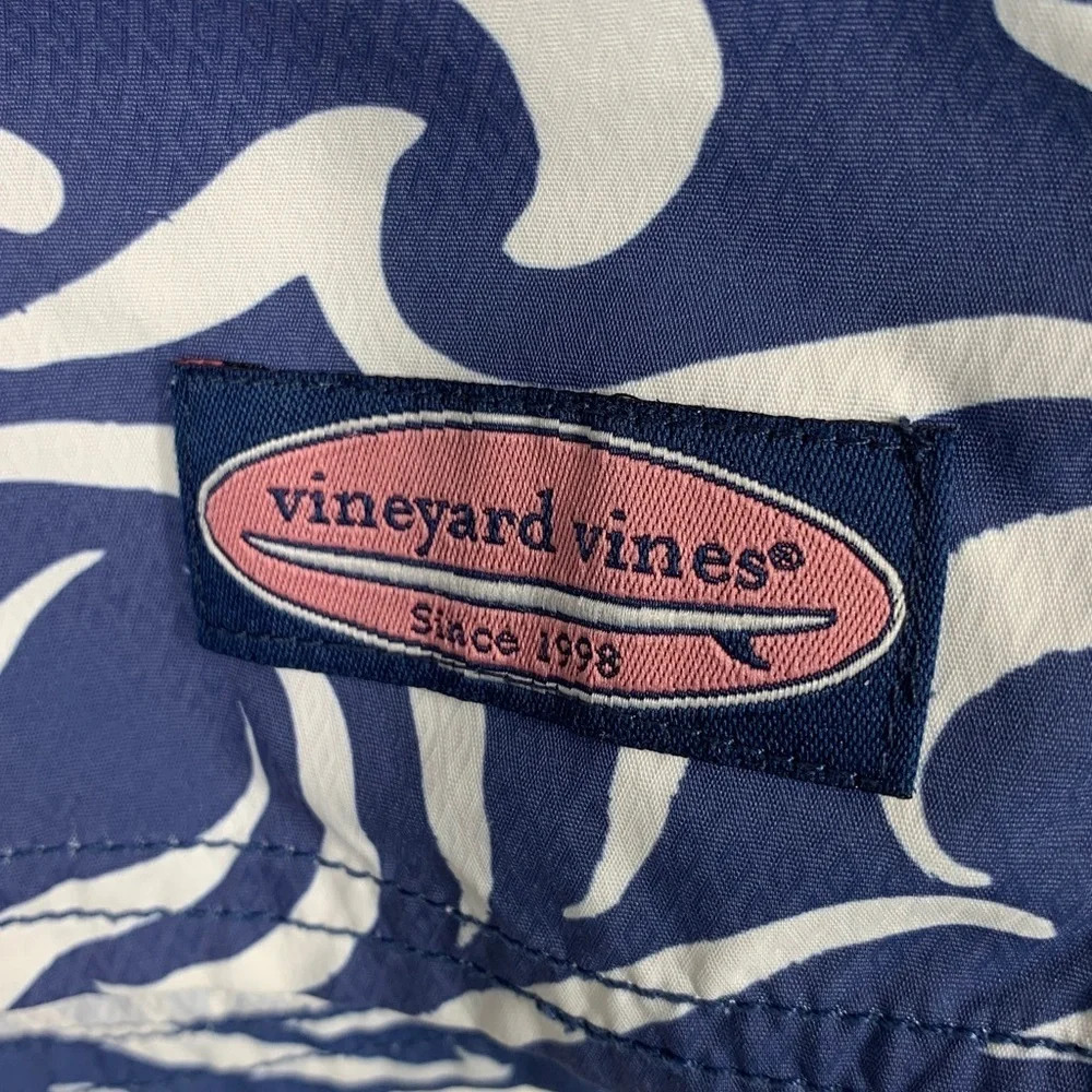 Vineyard Vines blue and white waves with logo whale board shorts size 32
